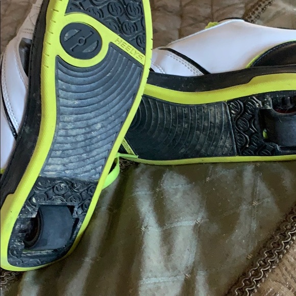 Heely’s Sneakers GREAT WHILE WERE ALL STUCK HOME - Picture 4 of 5